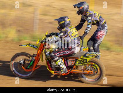 Oktober 24, 2019 Ukraine Irpen: World Motocross Championship auf Motorrädern mit einem Kinderwagen Stockfoto