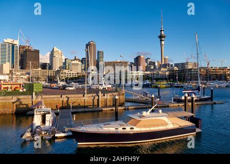 Auckland, Neuseeland. Die Skyline vom Viaduct Harbour