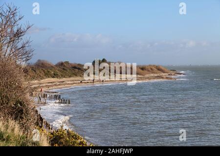 Das Hampshire Küste im Winter bei Lepe Strand in Richtung Portsmouth, Southampton, UK, 2019 Stockfoto