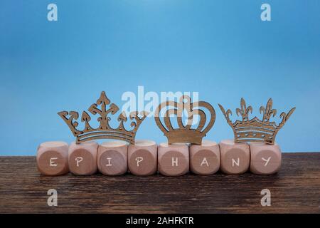 Drei Kronen, Symbol der Tres Reyes Magos, die Geschenke für die Kinder auf Epiphanie kommen Stockfoto