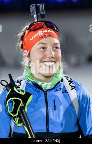 Gelsenkirchen, Deutschland. 28. Dezember 2019. Deutsche biathletin Laura Dahlmeier. JOKA World Team Challenge 2019, Biathlon auf Schalke. Stockfoto