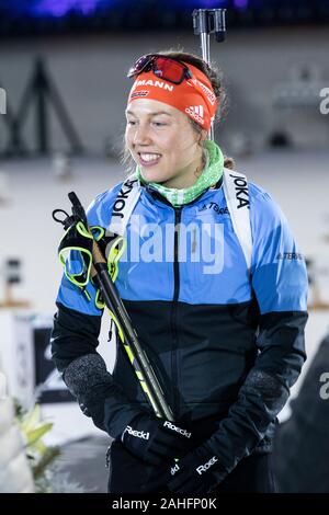 Gelsenkirchen, Deutschland. 28. Dezember 2019. Deutsche biathletin Laura Dahlmeier. JOKA World Team Challenge 2019, Biathlon auf Schalke. Stockfoto