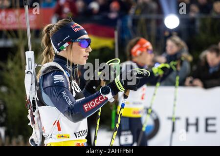 Gelsenkirchen, Deutschland. 28. Dezember 2019. Italienische biathletin Dorothea Wierer. JOKA World Team Challenge 2019, Biathlon auf Schalke. Stockfoto