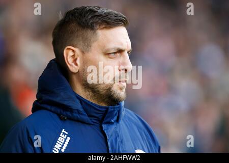 West Bromwich, West Midlands, UK. 29. Dezember 2019. Englische Meisterschaft Fußball, West Bromwich Albion gegen Middlesbrough; Middlesbrough Manager Jonathan Woodgate - Streng redaktionelle Verwendung. Keine Verwendung mit nicht autorisierten Audio-, Video-, Daten-, Spielpläne, Verein/liga Logos oder "live" Dienstleistungen. On-line-in-Match mit 120 Bildern beschränkt, kein Video-Emulation. Keine Verwendung in Wetten, Spiele oder einzelne Verein/Liga/player Publikationen Quelle: Aktion Plus Sport Bilder/Alamy leben Nachrichten Stockfoto