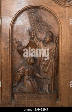 St Dubricius Austreibung der Teufel erscheint wie eine Fledermaus aus weiblicher, Stand Ende der St. Catherine Kirche Hoarwithy Herefordshire UK Stockfoto