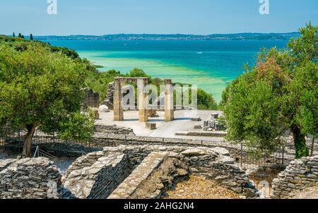 Ruinen von Catullo Villa in Sirmione am Gardasee in der Provinz Brescia, Lombardei, Italien. Stockfoto