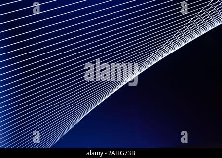 Blau abstrakte Technik, Wissenschaft oder geschäftlichen Hintergrund. Threads und Linien aus Licht Schneiden und Wickeln geometrische Formen in der Perspektive erstellen Stockfoto