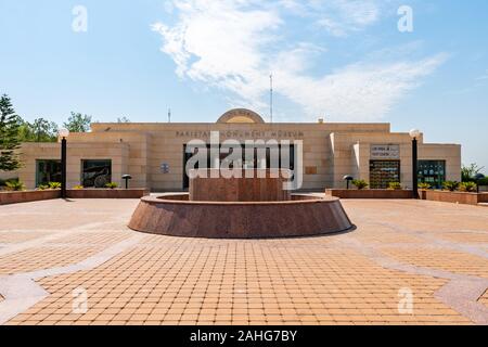 Islamabad in Pakistan National Monument malerischen Blick auf Museum auf einem sonnigen blauen Himmel Tag Stockfoto