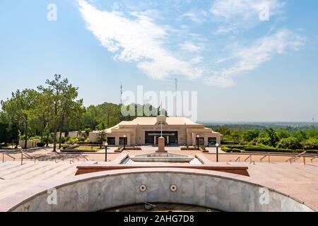 Islamabad in Pakistan National Monument malerischen Blick auf Museum auf einem sonnigen blauen Himmel Tag Stockfoto