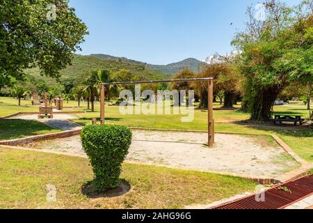 Islamabad japanische Kinder Park malerischen Atemberaubenden Blick auf Spielplatz auf einem sonnigen blauen Himmel Tag Stockfoto