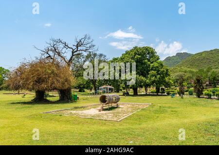 Islamabad japanische Kinder Park malerischen Atemberaubenden Blick auf Spielplatz auf einem sonnigen blauen Himmel Tag Stockfoto