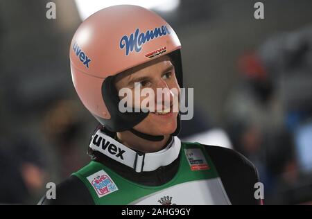 Oberstdorf, Deutschland. 29 Dez, 2019. Ski Nordisch/Skispringen: Weltcup, Vierschanzentournee, Big Hill, Männer, 1. Karl Geiger, Skispringer aus Deutschland, freut sich über Springen. Quelle: Angelika Warmuth/dpa/Alamy leben Nachrichten Stockfoto