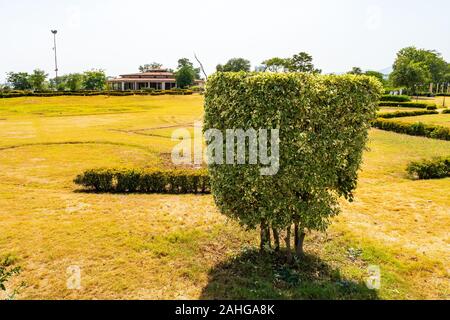 Islamabad Seeblick Park malerischen Atemberaubenden Blick auf abgeschnittene Baum auf einem sonnigen blauen Himmel Tag Stockfoto