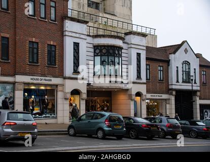 Guildford, Großbritannien - 06 November 2019: Der Eingang zum Haus der auf North Street Stockfoto