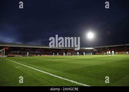 Burslem, Staffordshire, Großbritannien. Vale Park, Heimat von Port Vale FC, unter Flutlicht. Stockfoto