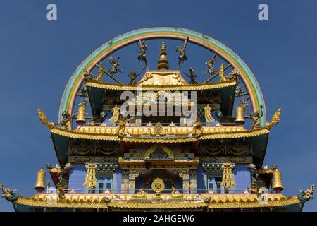 Namdrling Klostereingang in Bylakuppe, Karnataka Indien. Religion des Buddhismus ist ein beliebter Meilenstein Stockfoto