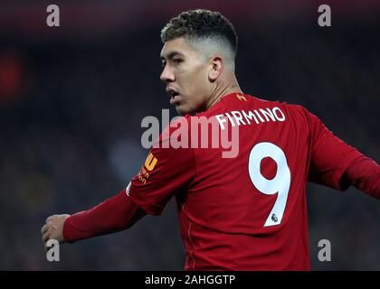 Anfield, Liverpool, Merseyside, UK. 29 Dez, 2019. Fußball der englischen Premier League, Liverpool gegen Wolverhampton Wanderers; Roberto Firmino von Liverpool - Streng redaktionelle Verwendung. Keine Verwendung mit nicht autorisierten Audio-, Video-, Daten-, Spielpläne, Verein/liga Logos oder "live" Dienstleistungen. On-line-in-Match mit 120 Bildern beschränkt, kein Video-Emulation. Keine Verwendung in Wetten, Spiele oder einzelne Verein/Liga/player Publikationen Quelle: Aktion plus Sport/Alamy leben Nachrichten Stockfoto