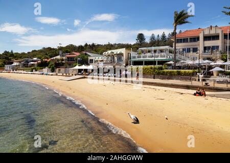 Sydney Watson's Bay - der Strand in Watsons Bay, und Gebäude, darunter die berühmte Doyles am Strand Restaurant, Watsons Bay Sydney Australien Stockfoto