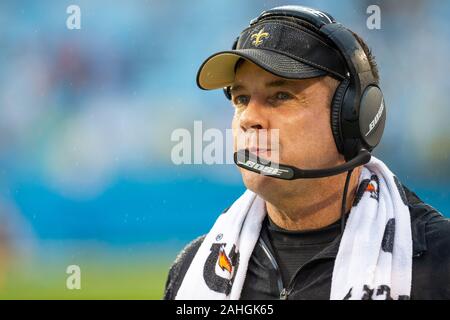 Charlotte, NC, USA. 29 Dez, 2019. New Orleans Saints Headcoach Sean Payton an der Seitenlinie während der NFL matchup an der Bank von Amerika Stadium in Charlotte, NC. (Scott Kinser/Cal Sport Media). Credit: Csm/Alamy leben Nachrichten Stockfoto