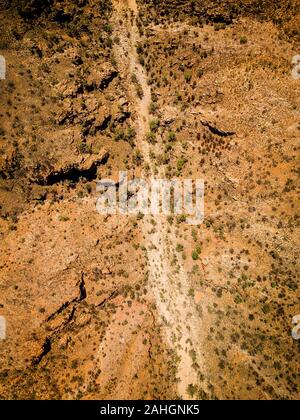 Die Dry Creek Bed bei Redbank Gorge in den West MacDonnell Ranges, Northern Territory, Australien Stockfoto