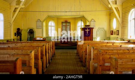 Grytviken, South Georgia Island - 29.November 2010. Der Innenraum der alten hölzernen Walfänger Kirche, eine evangelische Kirche im Jahr 1913 für die Walfangstation errichtet Stockfoto