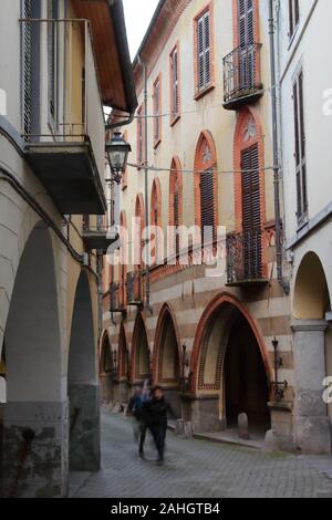 Terrakotta Fassade in einem Palast eingerichtet, Nord Italien. Stockfoto