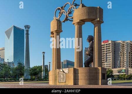 Olympischen Statue auf der Centennial Olympic Park in der Innenstadt von Atlanta, Georgia. (USA) Stockfoto