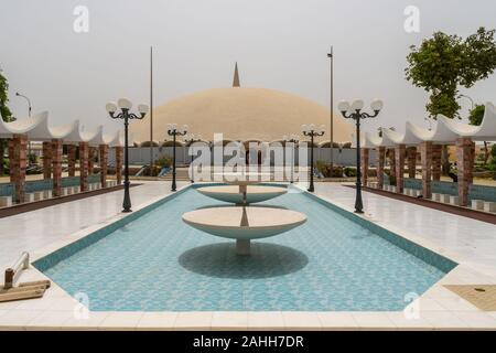 Karachi Masjid-e-Tooba Moschee malerischen Atemberaubenden Blick auf das Gebäude an einem bewölkten Tag Stockfoto