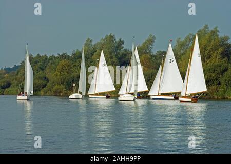 Freizeit segeln, Flusses Bure, Horning, Norfolk Broads. Stockfoto