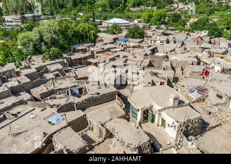 Karimabad Altit Stadt atemberaubende Aussicht auf den malerischen alten Stadt auf einem sonnigen blauen Himmel Tag Stockfoto