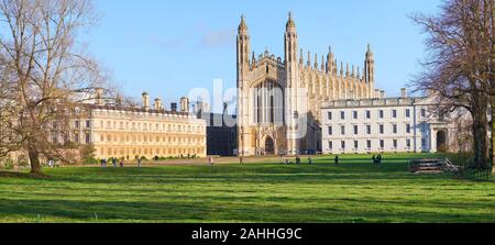 Kapelle und Gibbs Gebäude des King's College Neben Clare College (links in der Abbildung), der Universität Cambridge, England. Stockfoto