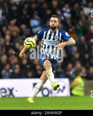 Shane Duffy von Brighton während der Premier League Match zwischen Brighton und Hove Albion und AFC Bournemouth an der Amex Stadion Brighton, Großbritannien - nur am 28. Dezember 2019 - die redaktionelle Nutzung. Kein Merchandising. Für Fußball Bilder FA und Premier League Einschränkungen Inc. kein Internet/Mobile Nutzung ohne fapl Lizenz - für Details Kontakt Fußball Dataco Stockfoto