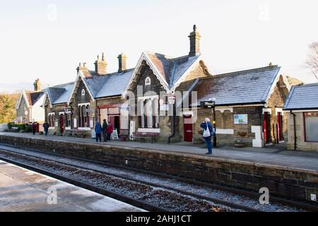 Bahnhof in Frost einpendeln Stockfoto