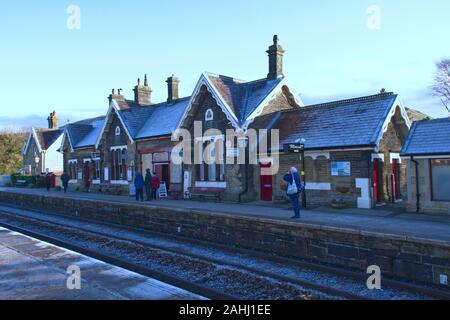 Bahnhof in Frost einpendeln Stockfoto