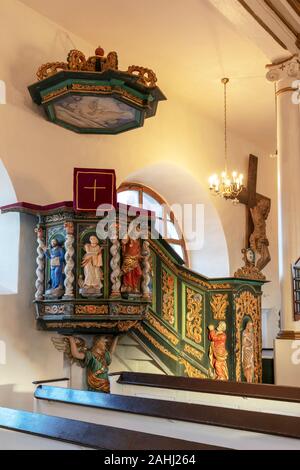 Sorkwity, barocke Kirche aus dem 17. Jahrhundert, die Kanzel, Woiwodschaft Ermland-Masuren, Polen Stockfoto