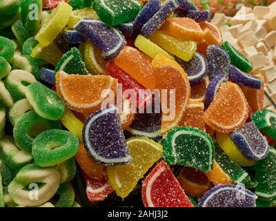 Gelee Früchte und traditionellen türkischen Honig Bonbons auf dem Markt begegnen. Stockfoto