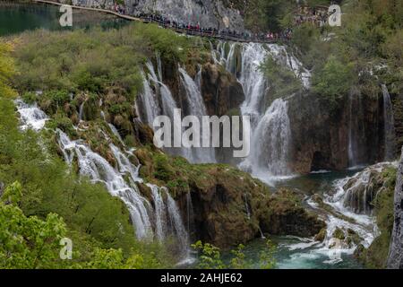 Der große Wasserfall, oder Veliki slap, im Nationalpark Plitvicer Seen, Kroatien Stockfoto