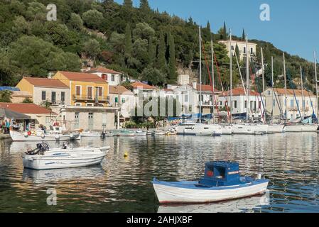 Ithaca in Griechenland: Der schöne vlllage und Hafen von Kioni Stockfoto