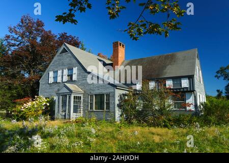 2-stöckiges Haus, Conway, New Hampshire, USA aufgegeben. Stockfoto