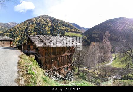 Val d'Ultimo, Italien - 29 Oktober, 2017: Typisch Südtirol Haus Stockfoto