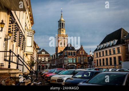 Blick auf die Stadt vom Zentrum von Kampen, im Hintergrund die neuen Turm, im Jahre 1694 neu erstellt und im Jahr 2008 renoviert, Kampen ein Hanzecity in der Provinz Stockfoto