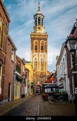 Blick auf die Stadt vom Zentrum von Kampen, im Hintergrund die neuen Turm, im Jahre 1694 neu erstellt und im Jahr 2008 renoviert, Kampen ein Hanzecity in der Provinz Stockfoto