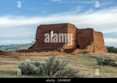 Mission Church Ruinen (Unsere Liebe Frau von Los Angeles von Porciuncula), Pecos National Historical Park, Pecos, New Mexiko USA Stockfoto