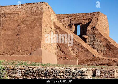 Mission Church Ruinen (Unsere Liebe Frau von Los Angeles von Porciuncula), Pecos National Historical Park, Pecos, New Mexiko USA Stockfoto