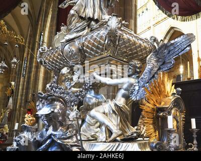 Prag, tschechische Republik - Oktober, 10, 2017: Der Sockel der Statue Johann von Nepomuk in Prag Stockfoto