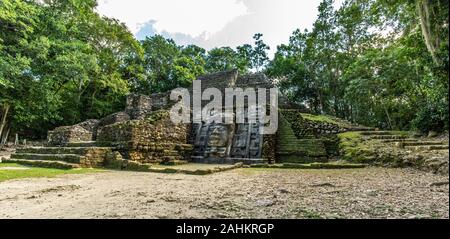 Lamanai archäologische Reserve maya Mast Tempel in Belize Dschungel Stockfoto