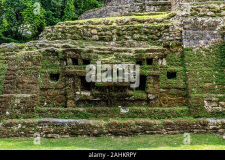 Lamanai archäologische reserve Maya Ruinen Jaguar Tempel Belize Dschungel Stockfoto