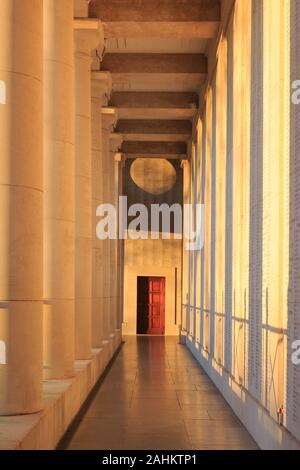 Die Namen von Tausenden von britischen und Commonwealth Soldaten, die während des Zweiten Weltkrieges starb ich auf dem Menin Gate Memorial zu den fehlenden in Ypern, Belgien Stockfoto