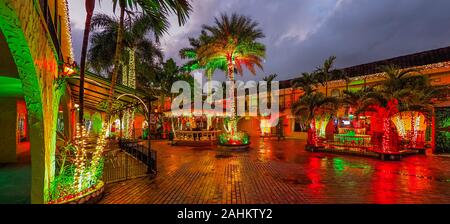 Weihnachten Licht decorationed Anzeige im Brick Yard Plaza in Venedig Florida Stockfoto