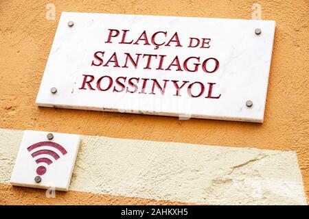 Tarragona Spanien Hispanic Katalonien Teil Alta, Placa Plaza Santiago Rossingyol, Schild, WiFi-Symbol, ES190826056 Stockfoto